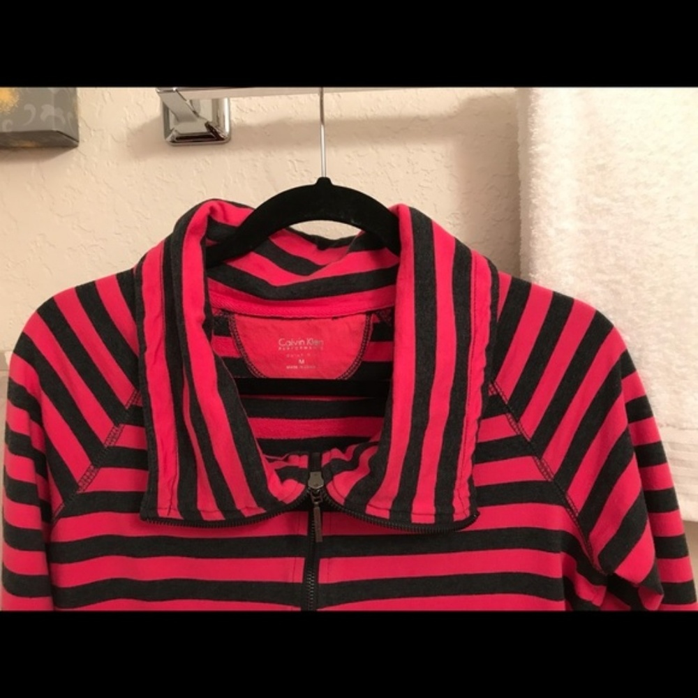 Calvin Klein Quick Dry Performance Jacket - Picture 3 of 3